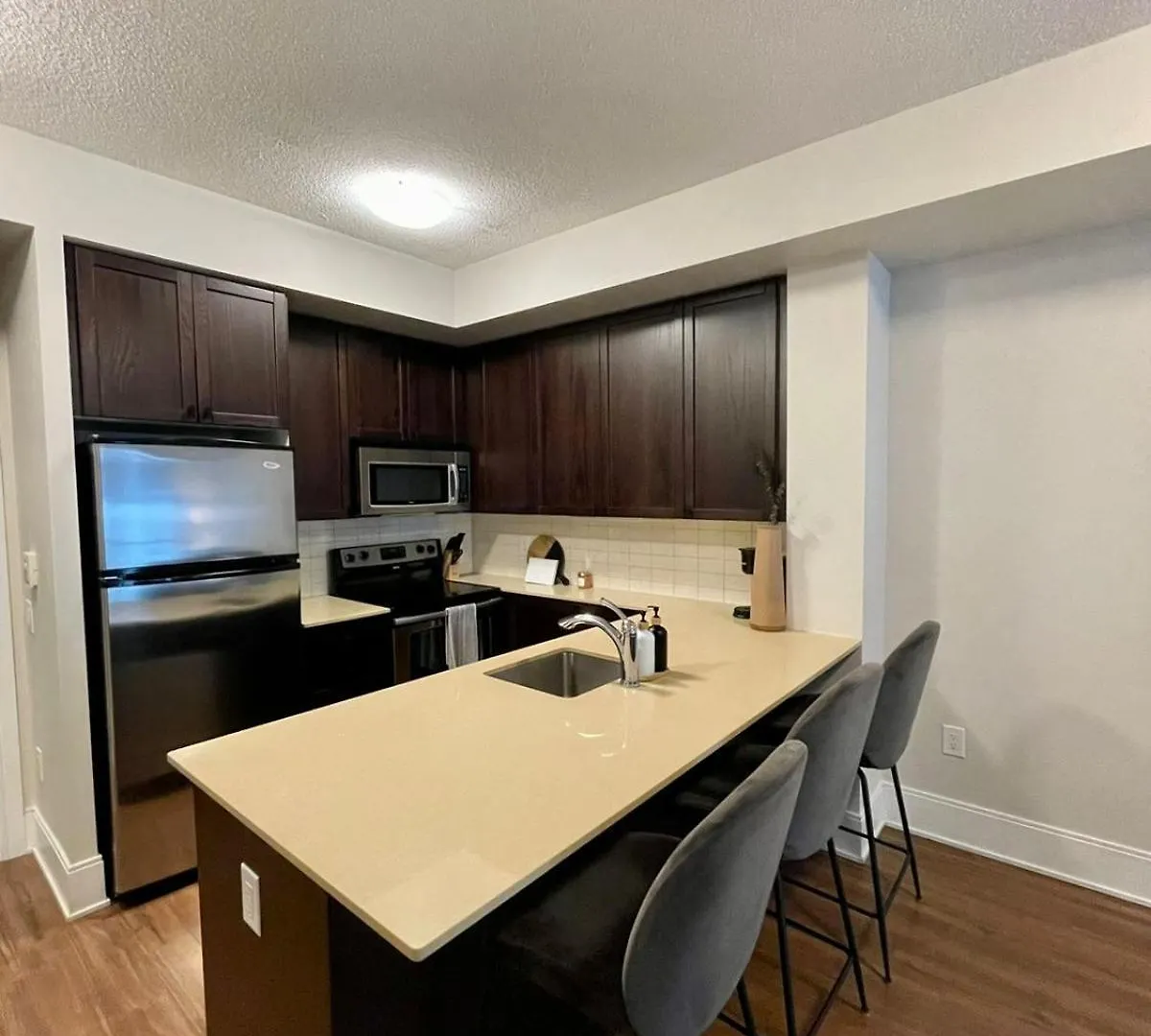 Toronto Entertainment District - King Bed Condo - Close To Core - Dome - Scotiabank - Cne - Fort York - Near King St W Apartment