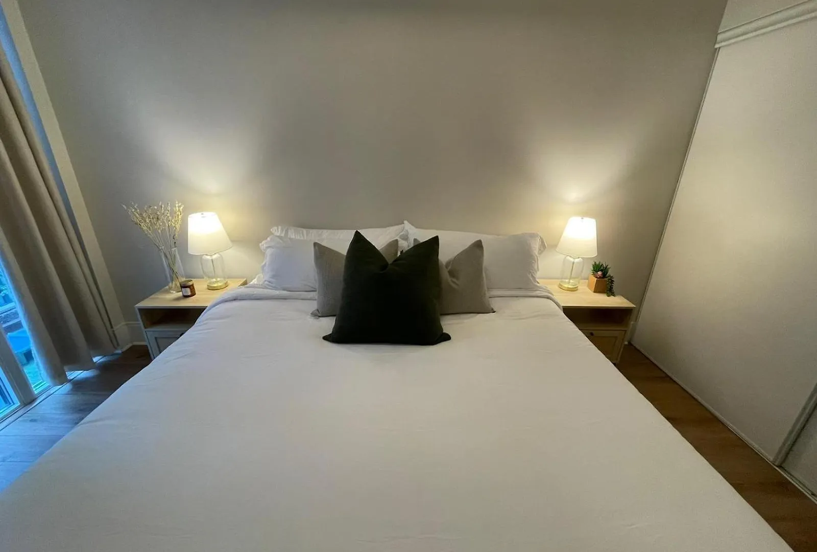 Apartment Toronto Entertainment District - King Bed Condo - Close To Core - Dome - Scotiabank - Cne - Fort York - Near King St W