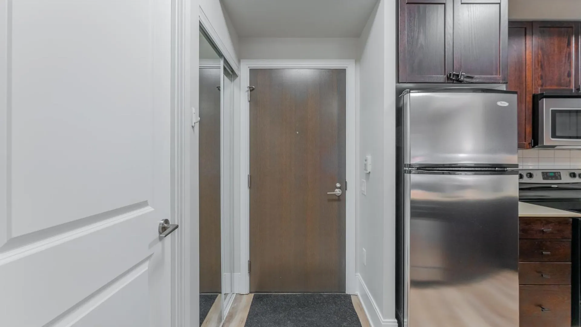 Apartment Toronto Entertainment District - King Bed Condo - Close To Core - Dome - Scotiabank - Cne - Fort York - Near King St W